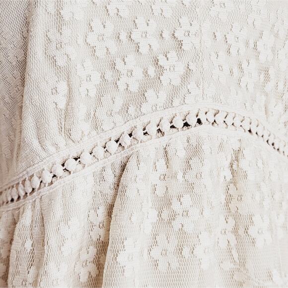 Emmer & Oat Ecru Lace V-Neck Baby Doll Empire Waist Short Sleeve Top Size Small - Picture 6 of 9